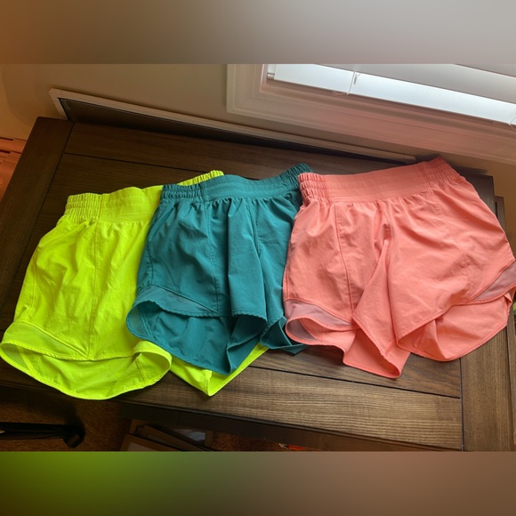 Pants - Lululemon hotty hot shorts